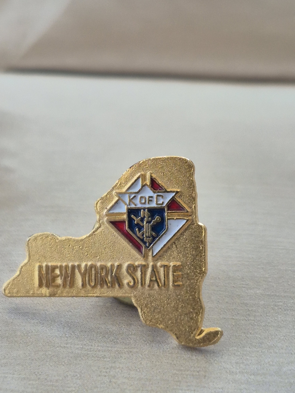 Knights of Columbus New York State Gold Tone Lapel Pin